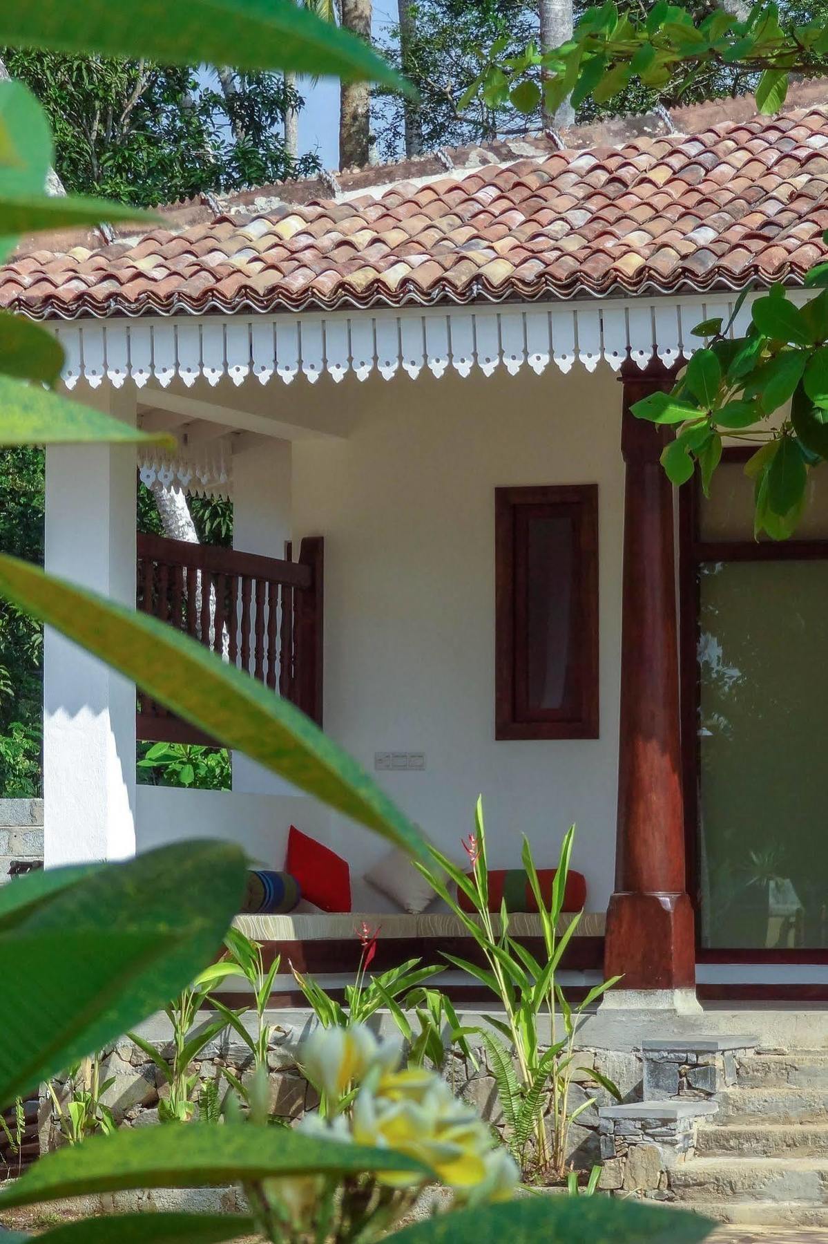 Aga Surf View Hotel Tangalle Kültér fotó