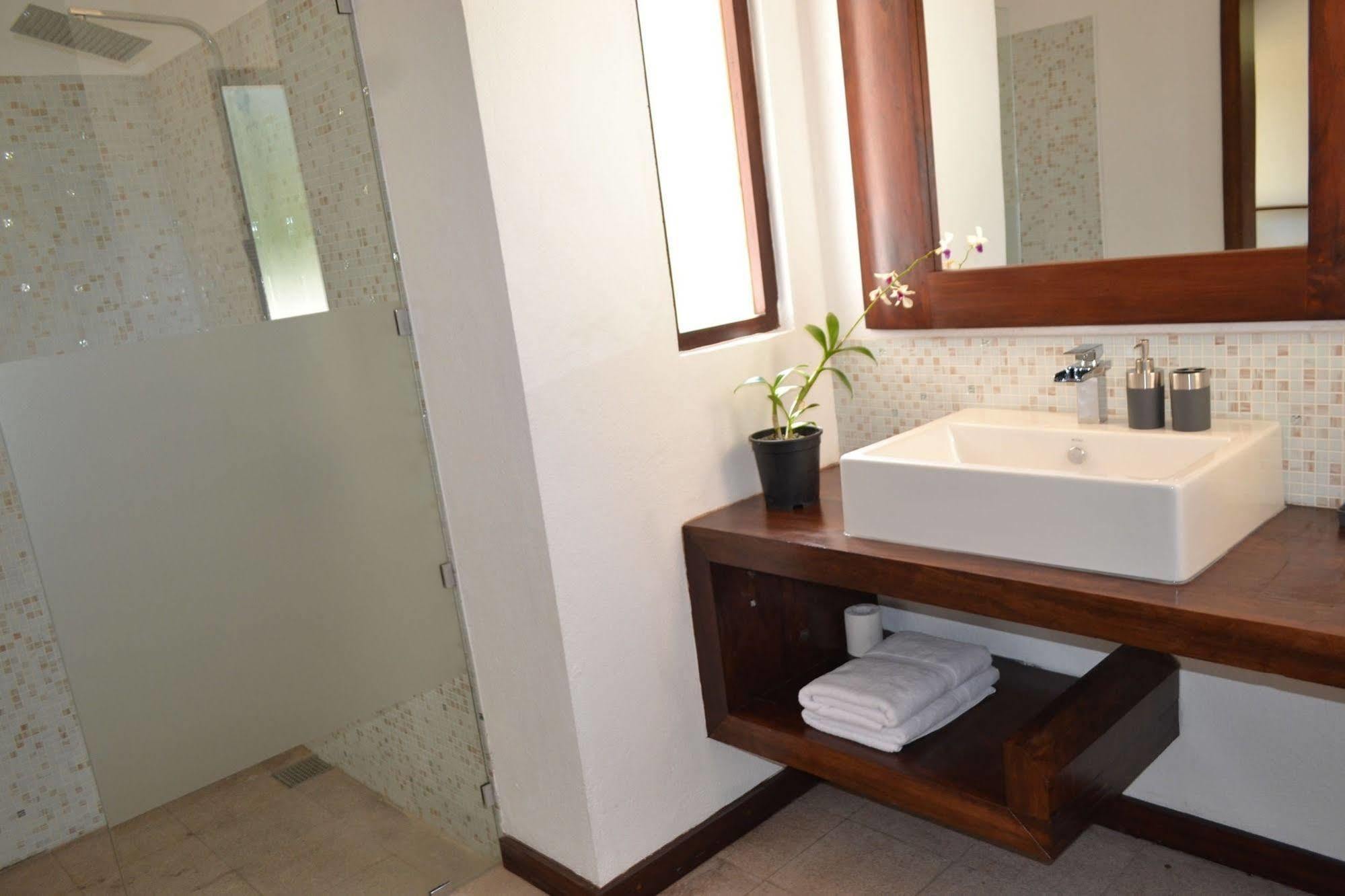 Aga Surf View Hotel Tangalle Kültér fotó