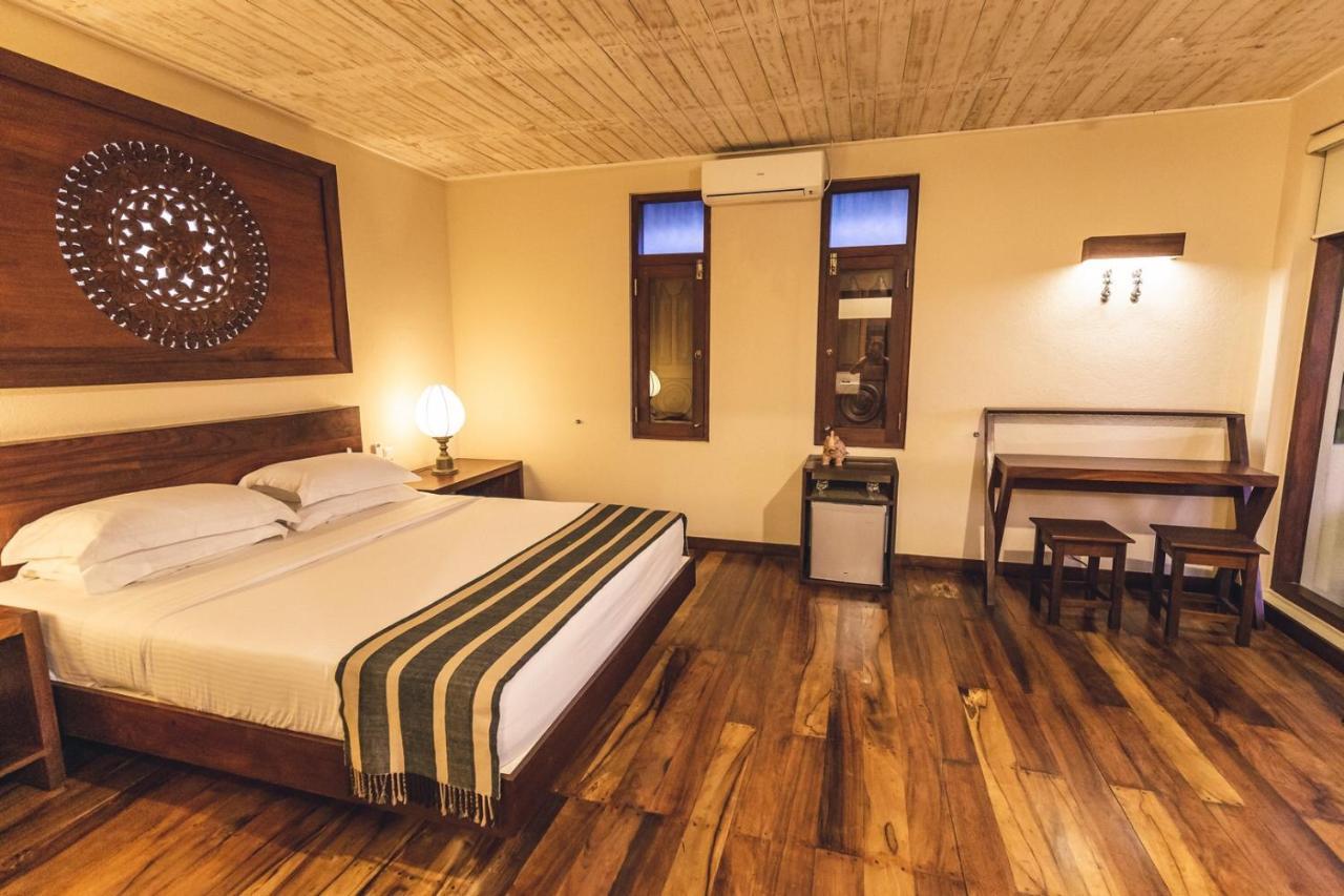 Aga Surf View Hotel Tangalle Kültér fotó